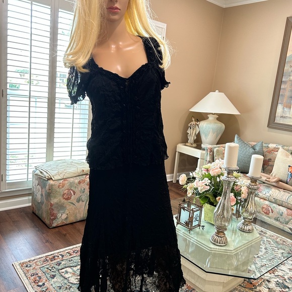 DARLING LACE & FRILLS SET IN SUPERB CONDITION - Picture 1 of 7